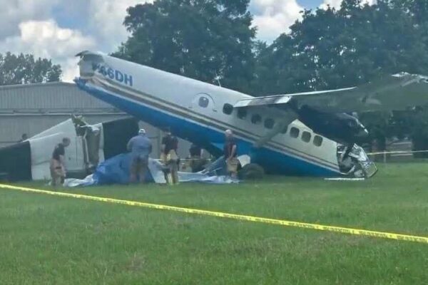 AVIÓN SE DESPLOM@ EN TENNESSEE; HAY HERIDOS TRAS EL IMPACTO